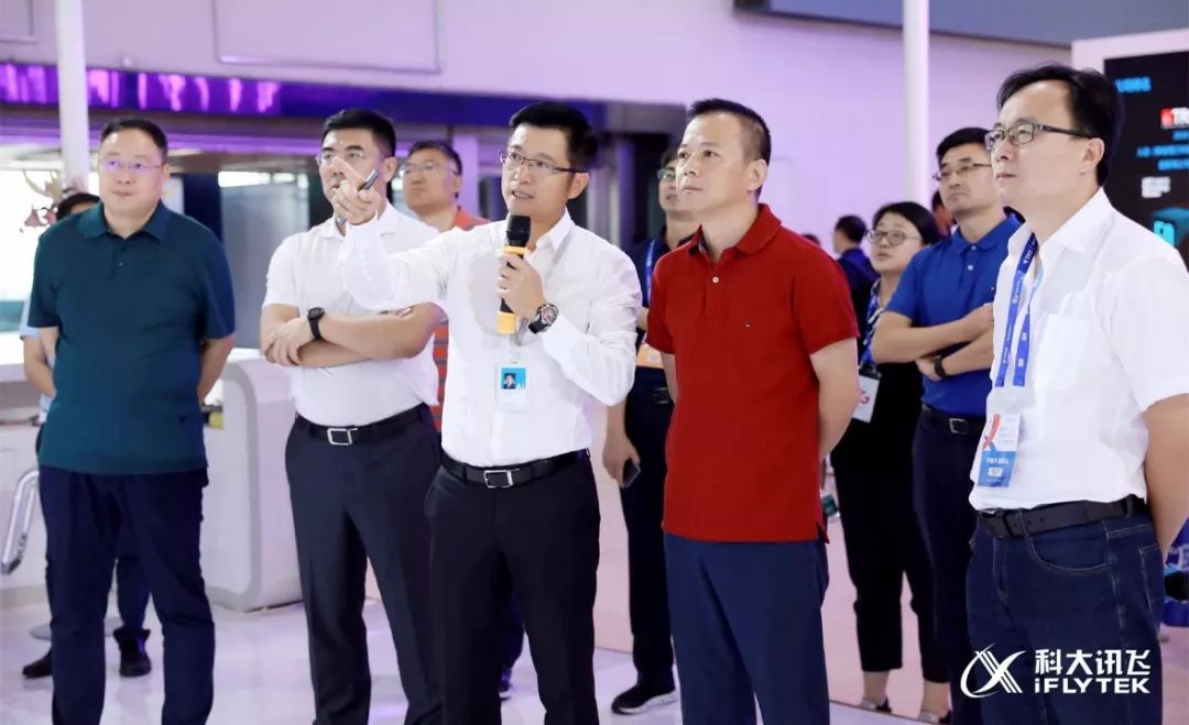 山东电信总经理文勇携副总经理米一华,丛琳琳,广东电信副总经理杨小丰